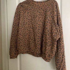 Women’s Abercrombie cheetah sweater crewneck